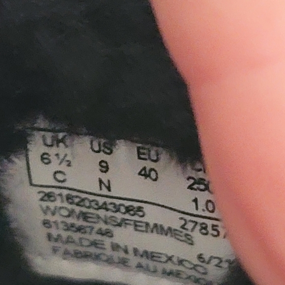 NWOT.  Clarks Roseville Collection Clogs. Size 9.  (510) - Picture 7 of 8